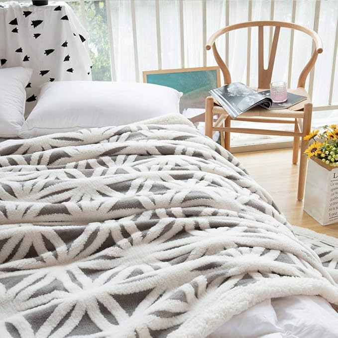 LOMAO Sherpa Fleece Blanket Gifts for Mom Dad Cozy Soft Throw Blanket for Women Men Birthday Gifts Dual Sided Couch Sofa Bed Blanket (Grey, 90''x110'')