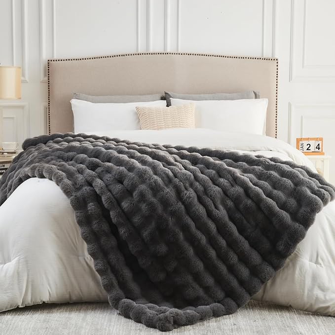 NEWCOSPLAY Faux Fur Thick Bubble Throw Blanket for Couch,Dark Grey,50"x60" | Luxury Fluffy Thick Warm Bubble Blanket for Couch Sofa Bed 1000GSM, Soft Plush Cozy Decorative Throw, Gift for Women Men