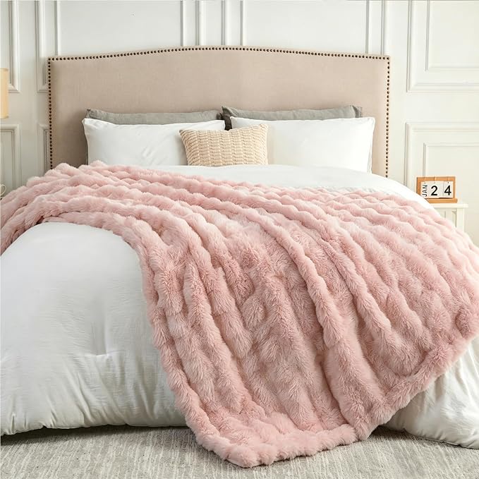 NEWCOSPLAY Faux Fur Twin Blanket Pink Bubble Blanket Thick Warm Soft for Couch Sofa Bed 550GSM (Pink, Twin(60"x80")) | Soft Thick Warm Bubble Blanket for Couch Sofa Bed 550GSM, Plush Cozy Luxury Decorative Throw, Gift for Women Men
