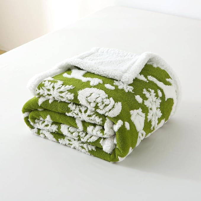 Christmas Green Knitted Sherpa Throw Blanket for Couch Bed Sofa 60"x80" | Ultra-Plush Comfort Decorative, Soft, Colorful Home, Couch, Outdoor, Travel Use Gift Choice Machine Wash
