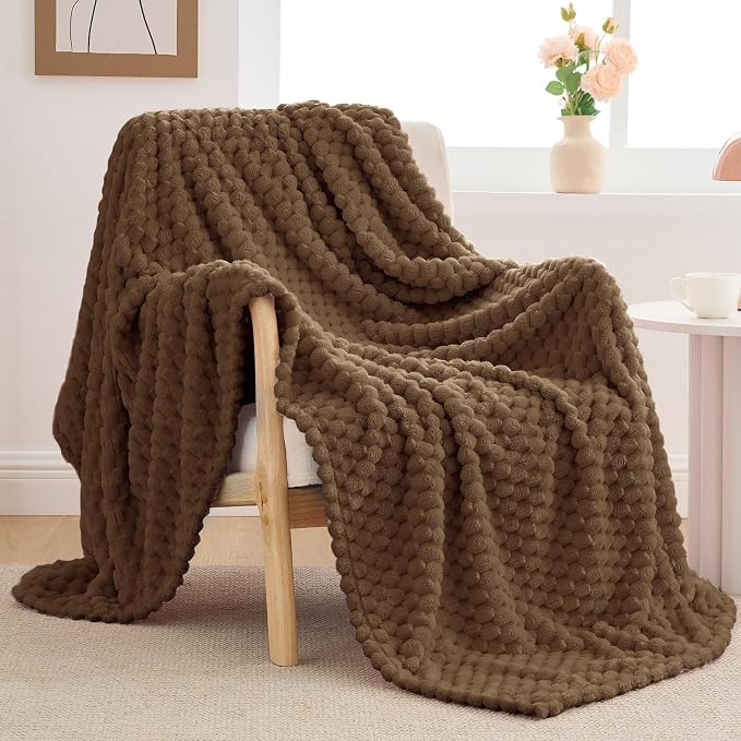 BEDELITE Brown Throw Blanket for Couch, Soft Cozy Gifts for Women, 50 * 60 | 3D Jacquard Decorative Fleece Blanket, Super Soft Plush Throws, Cute Birthday Gift for Women & Men, Suitable for All Seasons