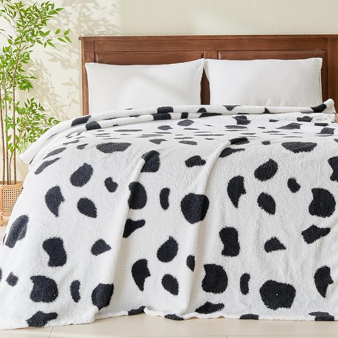 NEWCOSPLAY Knitted Throw Blanket for Couch Sofa Bed, Cow, 50"x60" | Super Soft Plush, Fuzzy Fluffy Microfiber, Lightweight Cozy Blanket for Room Decor, All Season Use