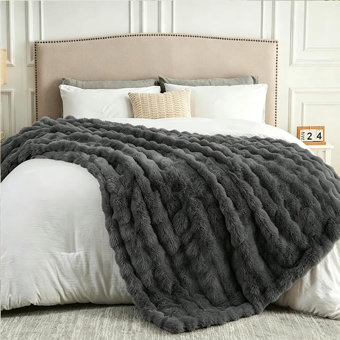 NEWCOSPLAY Faux Fur Fluffy Bubble Throw Blanket for Couch, Grey, 50"x60" | Soft Thick Warm Bubble Blanket for Couch Sofa Bed 550GSM, Plush Cozy Luxury Decorative Throw, Gift for Women Men