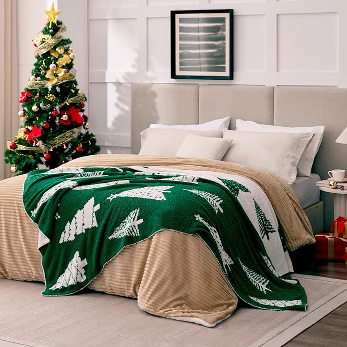Christmas Throw Blanket - Holiday Theme Christmas Tree Prints Reversible, Warm Winter Cabin Throw, Premium Microfiber & Soft Touch, Plush & Fluffy, Warm & Cozy for Couch, Sofa, Bed, 50"x60"