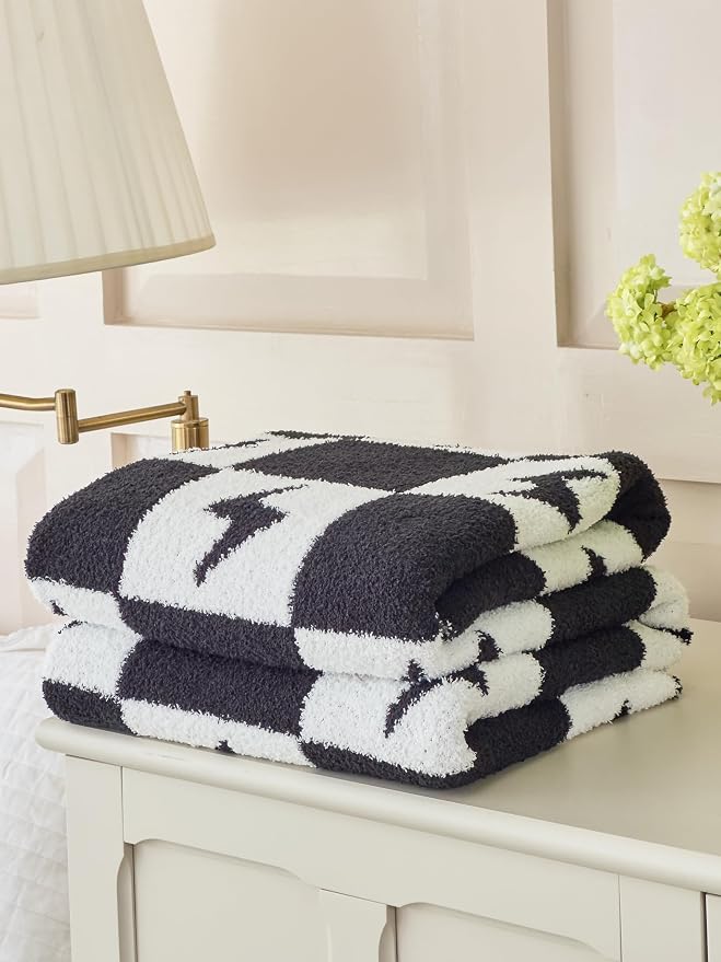 Ultra Soft Cozy Buffalo Checkerboard Lightning Pattern Fluffy Microfiber Knitted Throw Blanket Lightweight Fleece Checkered Blanket for Sofa Couch Bed Travel Black 50"x60" Both Sides