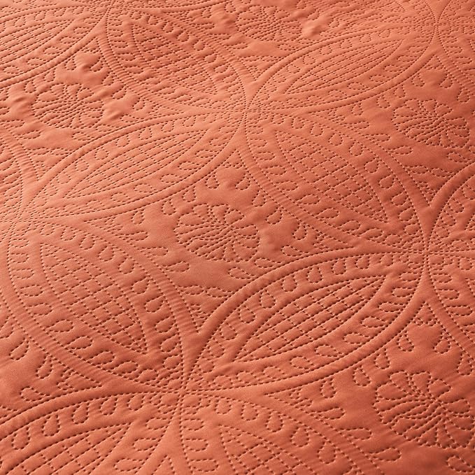 akkialla 118"x106" Burnt Orange California King Quilt Set, Oversized Floor-Length Bedspread, Modern Coin Pattern Microfiber Coverlet, 3-Piece All Season Bedding with 2 Pillow Shams