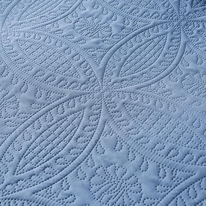 akkialla Queen Quilt Bedding Set,Bluish Grey Ultrasonic Full/Queen Quilt Set,Lightweight Soft Bedspread Coverlet,Modern Style Coin Pattern Bed Cover for All Seasons,3 Piece(1 Quilt,2 Pillow Shams)