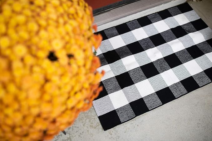 Buffalo Plaid Rug 28" x 43" - Indoor/Outdoor Black and White Checkered Rug - Area Rugs for Layered Door Mats Washable Carpet for Porch/Kitchen/Farmhouse - Washable Thick Plaid Hand-Woven Fabric