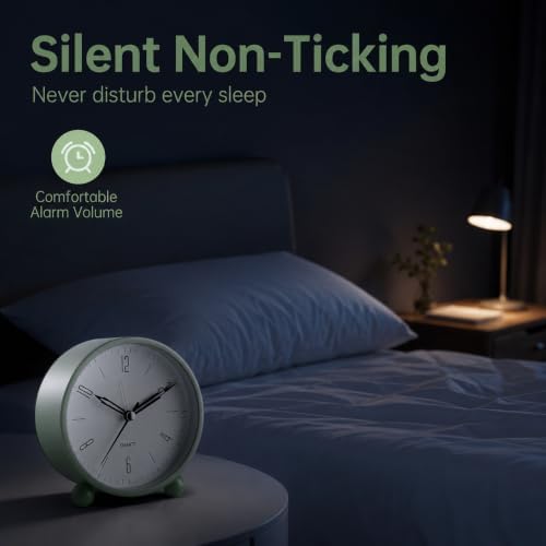 JALL Analog Alarm Clock, 4 inch Super Silent Non Ticking Small Clock with Night Light, Battery Operated, Simple Design, Old Fashioned Style Ideal Decor, for Bedroom, Bedside, Desk, Adult, Gift, Green