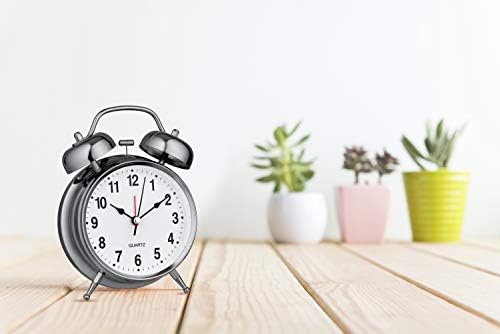 Bernhard Products Analog Alarm Clock Twin Bell 4" Silver Metal Extra Loud Quartz Battery Operated with Backlight Silent Non-Ticking for Bedside Desk Vintage Retro Antique Decorative Old School, Chrome