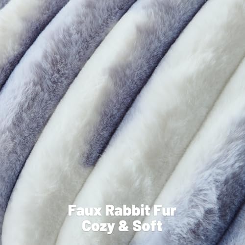 FUTEI Pack of 2 Faux Fur Throw Pillow Covers 20x20 Inch, Light Purple White