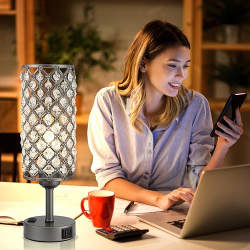 Hong-in Gray Crystal Lamp Touch Control Set of 2, Crystal Table Lamps with USB C+A Ports & AC Outlet, 3-Way Dimmable Nightstand Touch Lamp, Modern Bedside Table Lamp for Bedroom(Bulbs Included)