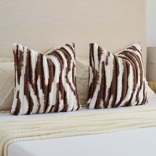 FUTEI Pack of 2 Faux Fur Throw Pillow Covers 22x22 Inch, Coffee White