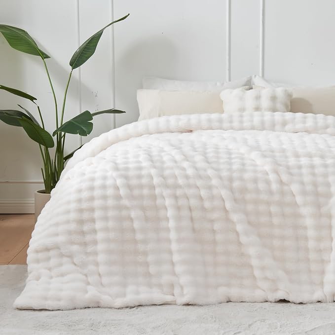 NEWCOSPLAY Faux Fur Fluffy Bubble Queen Blanket for Couch, Ivory, 90"x90" | Soft Thick Warm Bubble Blanket for Couch Sofa Bed 550GSM, Plush Cozy Luxury Decorative Throw, Gift for Women Men