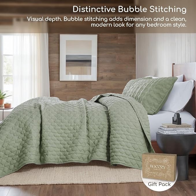 WDCOZY Oversized California Cal King Size Quilt Bedding Sets with 2 Pillow Shams, Sage Green Lightweight Soft Bedspread Coverlet Bed Cover, All Season Spring Summer, 3 Pieces, 116x106 inches