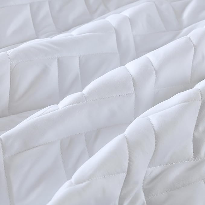 HORIMOTE HOME Quilt Set Queen Size White, Classic Geometric Diamond Stitched Pattern, Ultra Soft Microfiber Lightweight Bedding Set Bedspread Coverlet for All Season (1 Quilt and 2 Pillow Shams)