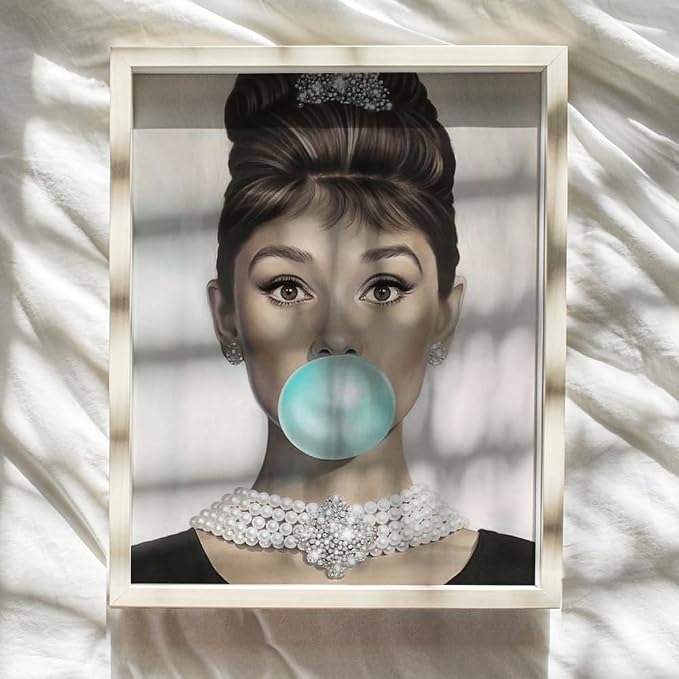 Vintage Pop art Wall Decor 11x14 - Audrey Hepburn Art for Women - Wall Art Gifts for Women - Pop art Poster - Woman Wall Decor - Retro Decor - Chic Home Decor - Retro style - Unframed LARGE