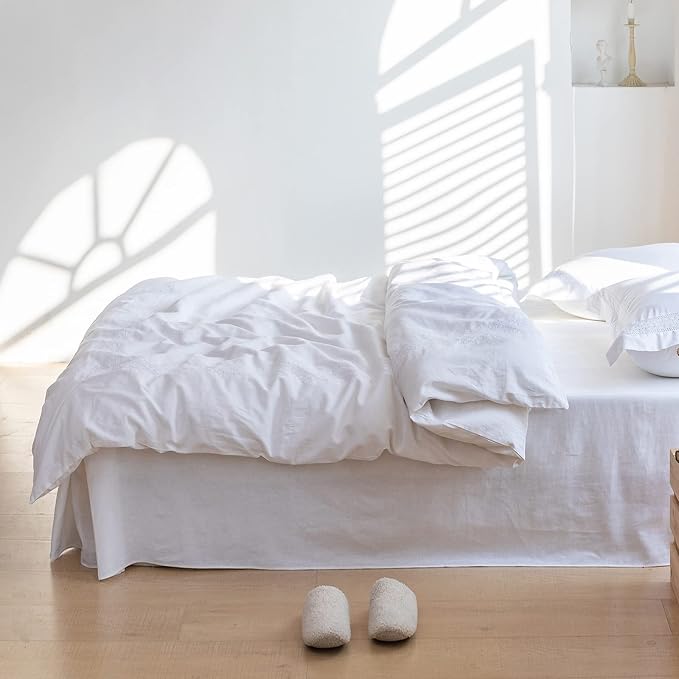 BISELINA French Linen Bed Skirt with Pleated Corner 18-Inch Tailored Drop Natural Flax Cotton Blend Basic Dust Ruffle Soft Cozy Farmhouse Bedding (18" King, Basic White)