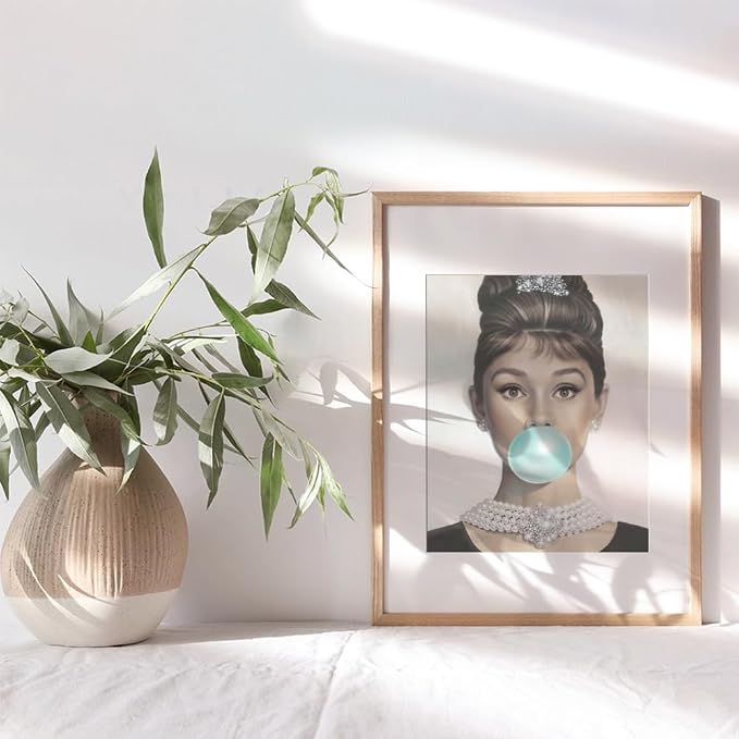 Vintage Pop art Wall Decor 11x14 - Audrey Hepburn Art for Women - Wall Art Gifts for Women - Pop art Poster - Woman Wall Decor - Retro Decor - Chic Home Decor - Retro style - Unframed LARGE