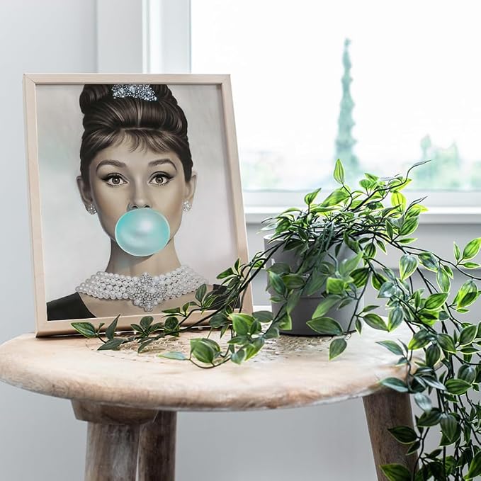 Vintage Pop art Wall Decor 11x14 - Audrey Hepburn Art for Women - Wall Art Gifts for Women - Pop art Poster - Woman Wall Decor - Retro Decor - Chic Home Decor - Retro style - Unframed LARGE