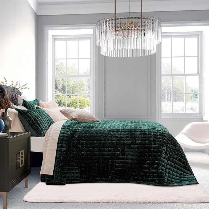 RECYCO Channel Box Stitch Velvet Quilt Set, Full Queen Size, Emerald Green | Ultra Soft Lightweight Velvet Comforter, Luxury Oversized Bedspread Coverlet, Quilted Bedding Set for All Season with 2 Shams