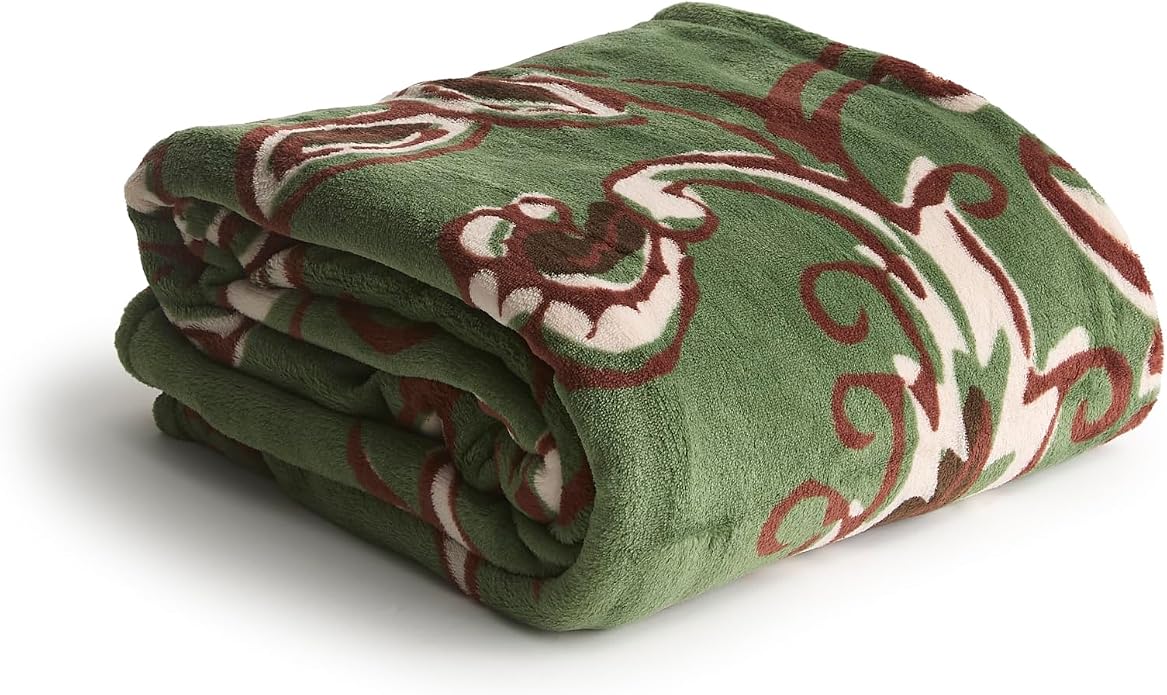 Vera Bradley Women's Fleece Throw Blanket – Soft Plush Blanket for Couch, Bedroom & Home Décor