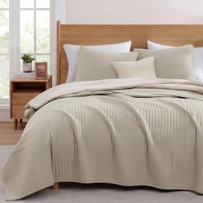 Queen Quilt Lightweight Bedspreads Oatmeal Queen Size Quilt Bedding Set | Soft Neutral Coverlet with 2 Pillow Shams for All Seasons, Suitable for Bed, Couch, 3 Pieces, 90"x94"