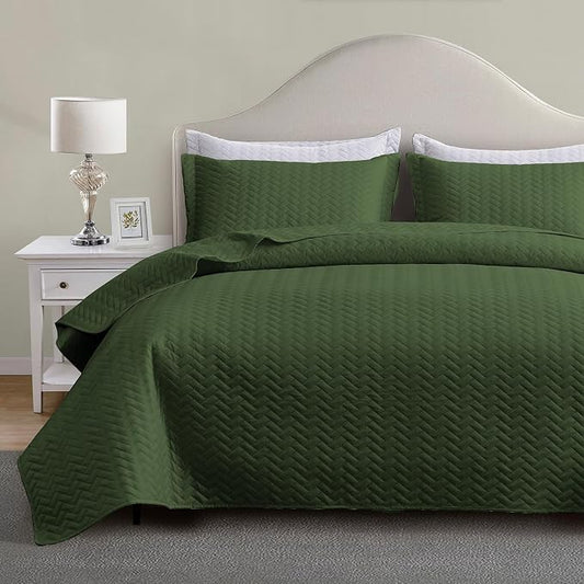 Maple&Stone Olive Green Quilt Set Twin/Twin XL, Extra Long Bedspread | Breathable Coverlet with Chevron Pattern, All-Season Dorm Bed Cover Set Bedding Decor 2 Piece