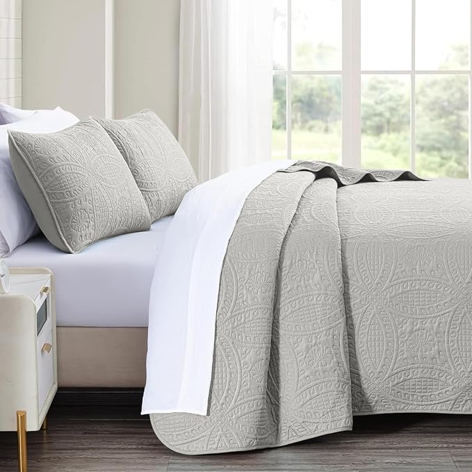 akkialla Quilts Queen Size,Light Grey Ultrasonic Full/Queen Quilt Set,Lightweight Soft Bedspread Coverlet,Modern Style Coin Pattern Bed Cover for All Seasons,3 Piece(1 Quilt,2 Pillow Shams)
