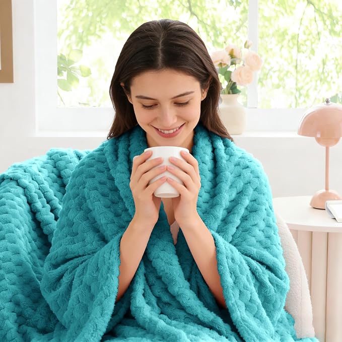 BEDELITE Teal Large Throw Blanket for Couch, Cozy Gifts for Women, 50 * 70 | 3D Jacquard Decorative Fleece Blanket, Super Soft Plush Throws, Cute Birthday Gift for Women & Men, Suitable for All Seasons