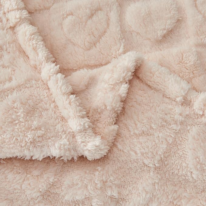 FY FIBER HOUSE Throw Blankets with Heart Checkered,Soft Warm Blankets for Lover Mom Father Friends Gifts,Washable Lightweight Fuzzy Blanket for Couch Sofa Bed All Season(Beige,90"x108")