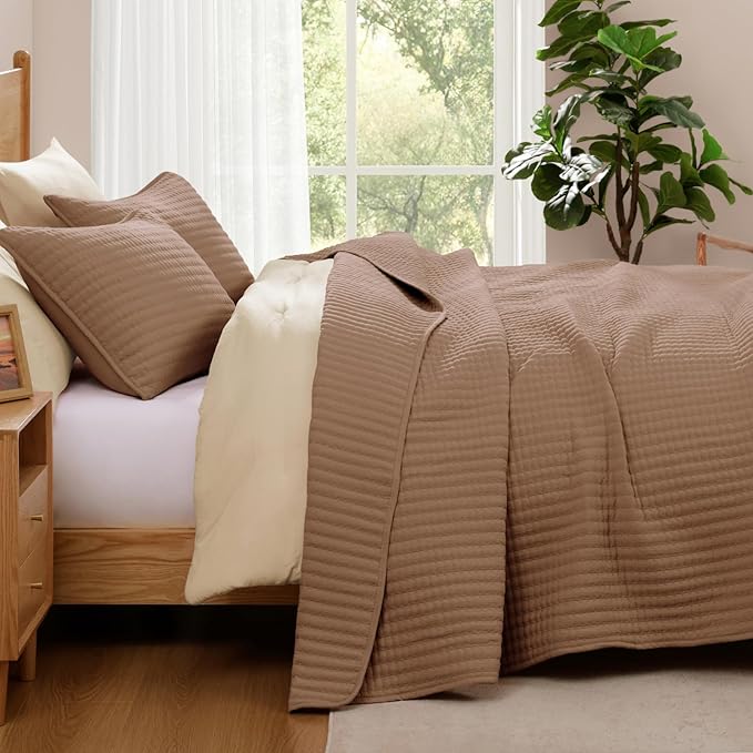 King Size Quilt-Lightweight Bedspreads Brown King Quilt Bedding Set | Soft Coverlet with 2 Pillow Shams for All Seasons, Suitable for Bed, Couch, 3 Pieces, 106"x94"