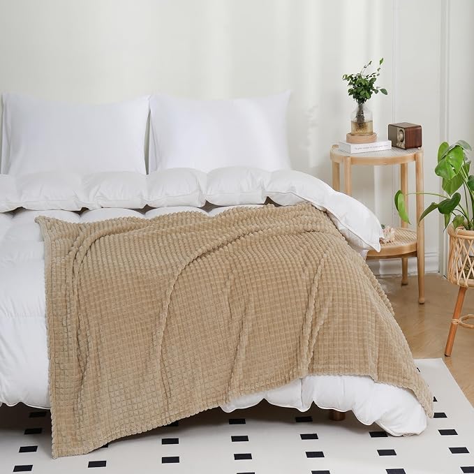 Puncuntex Fleece Throw Blanket Khaki 50"×70" with Square Grid Design | Super Soft Plush Cozy Flannel Throw Blanket Luxury for Couch Sofa Chair