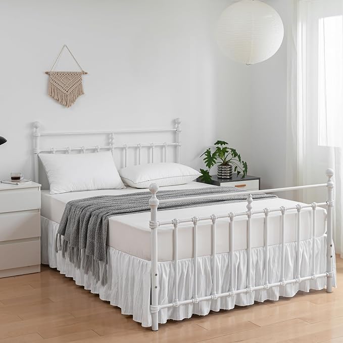 Bed Skirt Queen Size, Ruffled Bed Skirts 18 Inch Drop, White | Striped Boho Tufted, with Split Corners, Easy Fit Queen Size Beds, Wrinkle & Fade Free, for Women, Men