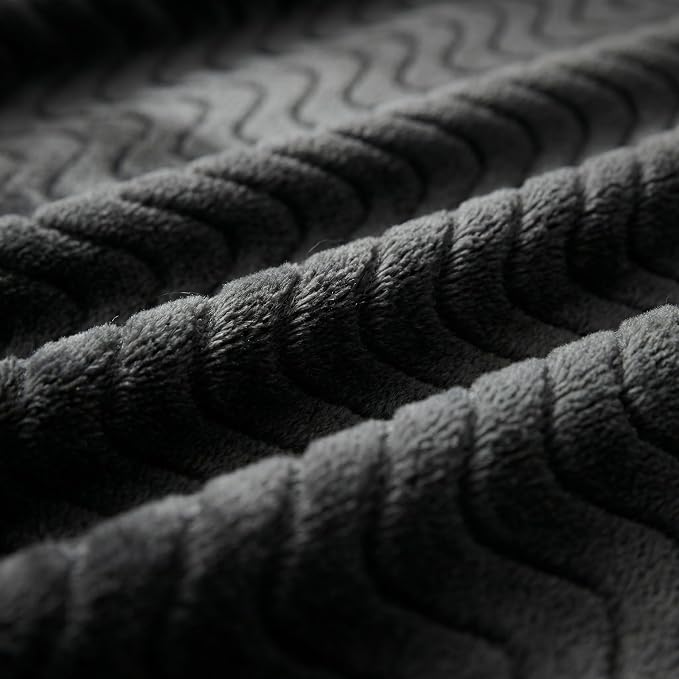 Exclusivo Mezcla Large Fleece Throw Blanket for Couch, Sofa, Black | 50"x70" Soft Breathable Lightweight Flannel Throws for Summer, Plush Cozy Jacquard Wave Blanket for Home Decor
