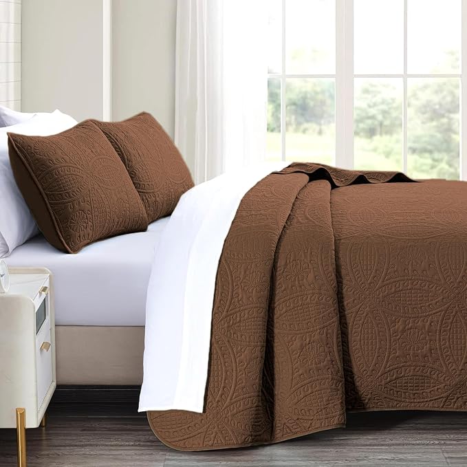 akkialla 118"x106" Brown California King Quilt Set, Oversized Floor-Length Bedspread, Modern Coin Pattern Microfiber Coverlet, 3-Piece All Season Bedding with 2 Pillow Shams
