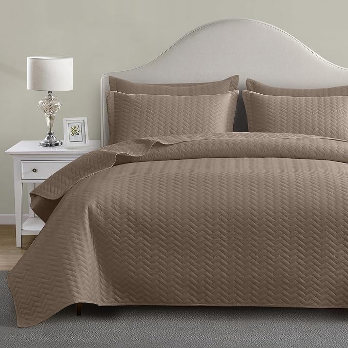 Maple&Stone Brown Quilt Set Twin/Twin XL, Extra Long Bedspread | Breathable Coverlet with Chevron Pattern, All-Season Dorm Bed Cover Set Bedding Decor 2 Piece