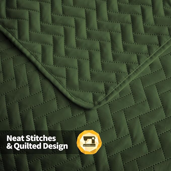 Maple&Stone Olive Green Quilt Set Twin/Twin XL, Extra Long Bedspread | Breathable Coverlet with Chevron Pattern, All-Season Dorm Bed Cover Set Bedding Decor 2 Piece