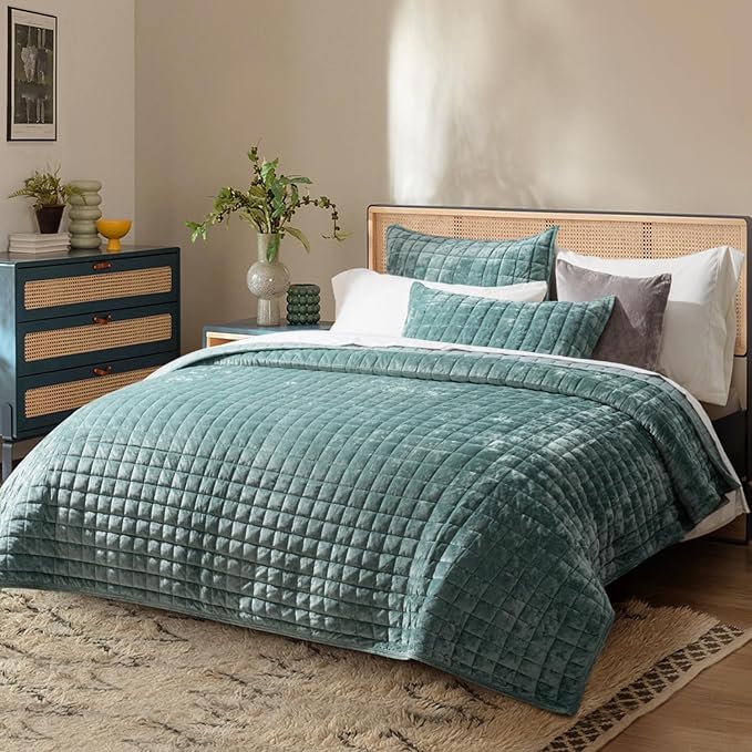 RECYCO Channel Box Stitch Velvet Quilt Set, Twin/Twin XL Size, Aqua Green | Ultra Soft Lightweight Velvet Comforter, Luxury Oversized Bedspread Coverlet, Quilted Bedding Set for All Season with 1 Sham