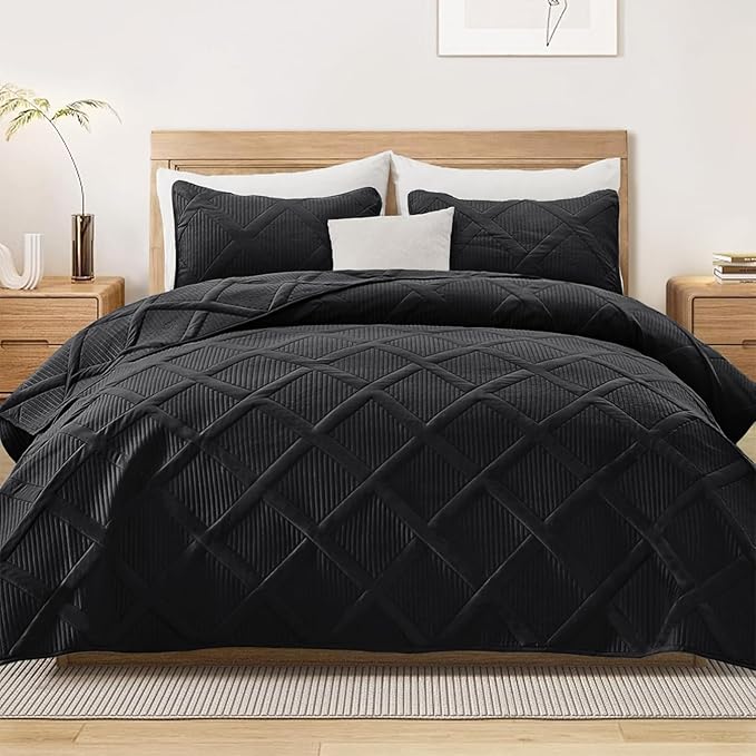 Exclusivo Mezcla Quilts Queen Size, Black | Soft Bedspreads with 2 Pillow Shams, Modern Striped Pattern, Lightweight Bedding Set Coverlets for All Seasons, 90x96 Inch