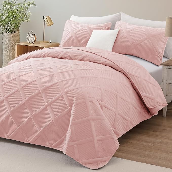 Exclusivo Mezcla California King Size Quilt, Blush Pink | Soft Bedspreads with 2 Pillow Shams, Modern Striped Pattern, Lightweight Bedding Set Coverlets for All Seasons, 112x104 Inch