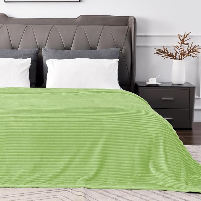 BEDELITE 3D Ribbed Jacquard Green King Size Blankets for Bed, 108x90 Inch | Soft Warm Decorative Fluffy Blanket, Cozy Fuzzy Lightweight Plush Fleece Throw Blankets for Bed, Room Decor, Gift for Women