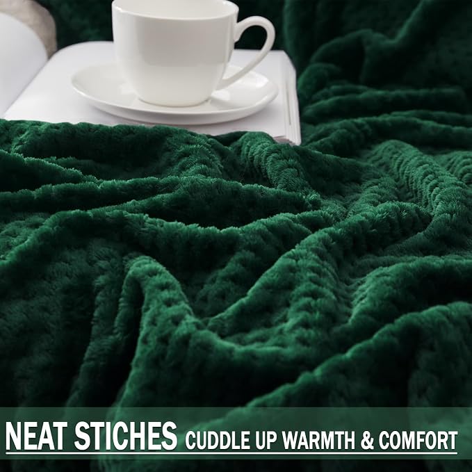 Exclusivo Mezcla Soft Waffle Fleece Bed Blanket Twin Size, Forest Green | Lightweight Plush Blanket for Bed, Couch, Sofa, Cozy Fluffy Design for Bedroom, Guest Room, All Season, 60x80 Inches