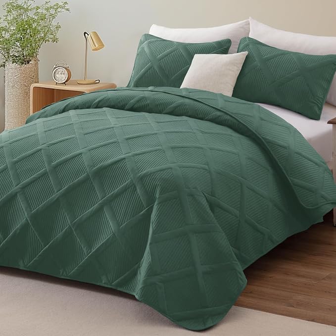 Exclusivo Mezcla Quilts Queen Size, Green | Soft Bedspreads with 2 Pillow Shams, Modern Striped Pattern, Lightweight Bedding Set Coverlets for All Seasons, 90x96 Inch