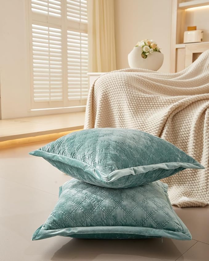 Throw Pillow Cover 18x18 1 Piece Velvet Square Pillowcase Soft Skin-Friendly Cross Process Decorative Farmhouse Cushion Covers for Couch Sofa Bedroom Living Room,Turquoise