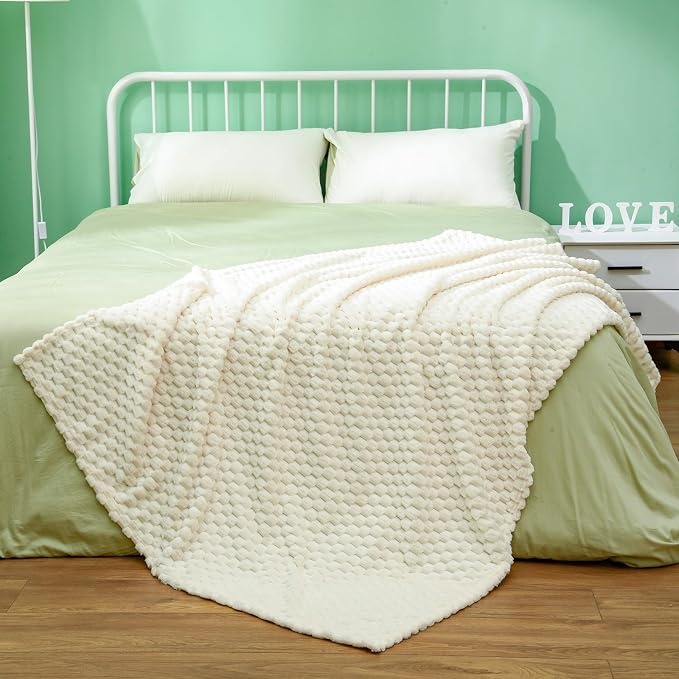Excervent Hexagon Jacquard Throw Blanket for Kids, 40x50 Inches, Ivory | Decorative Fuzzy Flannel Fleece Throw Blanket for Sofa, Super Soft Cozy Gifts for Kids & Pets, Suitable for All Seasons