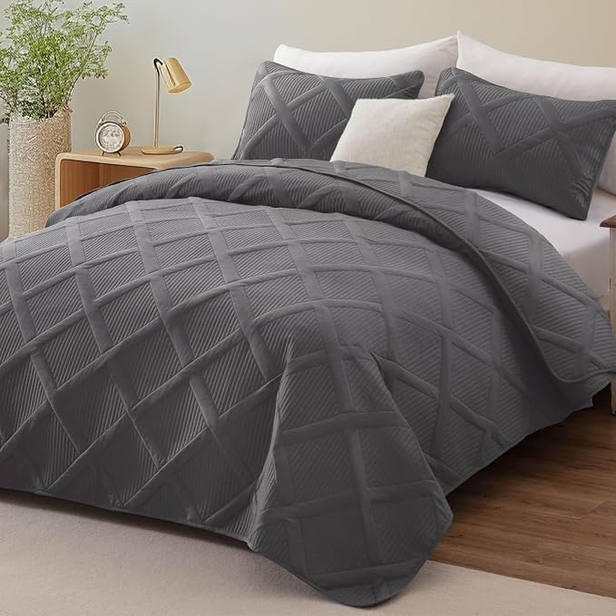 Exclusivo Mezcla Quilt King Size, Grey | Soft Bedspreads with 2 Pillow Shams, Modern Striped Pattern, Lightweight Bedding Set Coverlets for All Seasons, 104x96 Inch