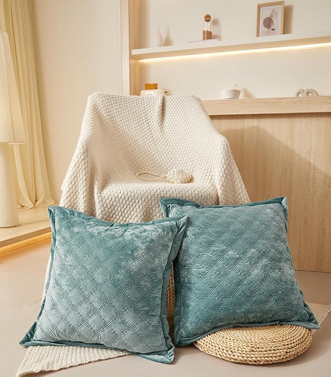 Throw Pillow Cover 18x18 1 Piece Velvet Square Pillowcase Soft Skin-Friendly Cross Process Decorative Farmhouse Cushion Covers for Couch Sofa Bedroom Living Room,Turquoise