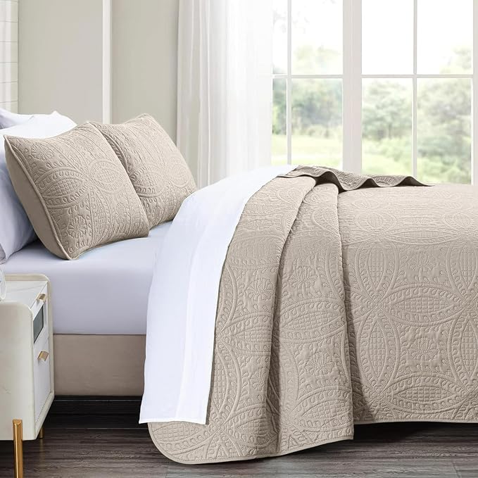 akkialla Taupe Full/Queen Quilt Set, Ultrasonic Lightweight Bedspread Coverlet for Modern Minimalist Bedroom, Soft Microfiber Coin Pattern Bedding, 3-Piece (1 Quilt, 2 Pillow Shams) | Breathable fabric
