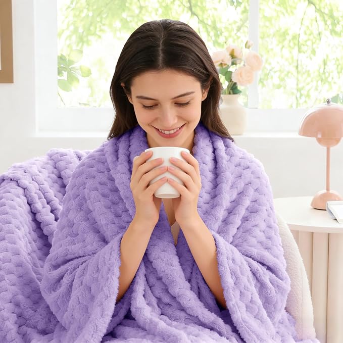 BEDELITE Lavender Throw Blanket for Couch, Soft Cozy Gifts for Women, 50*60 | 3D Jacquard Decorative Fleece Blanket, Super Soft Plush Throw, Cute Birthday Gift for Women & Men, Suitable for All Seasons